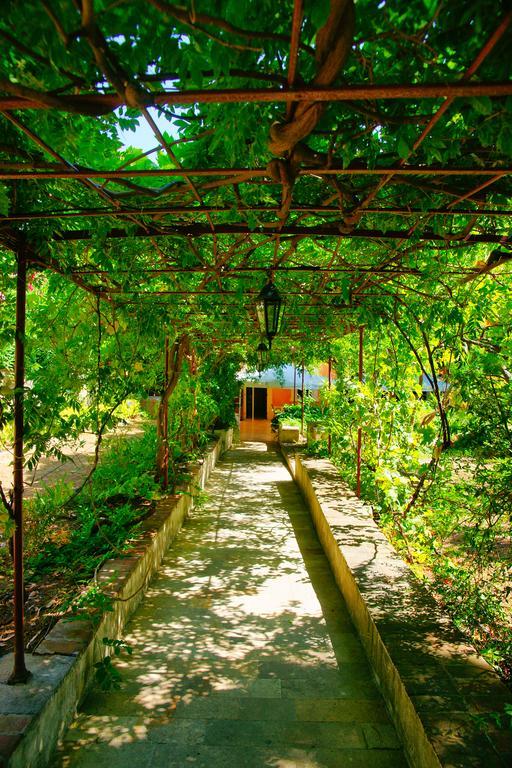 Отель Les Jardins D'Anglise Сис-Фур-Ле-Пляж Экстерьер фото